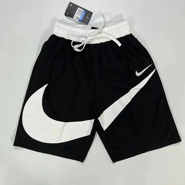 A fashionable sports shorts