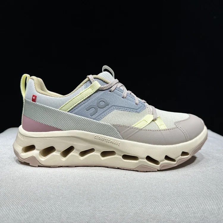 On Cloudhorizon 2 hiking shoes image 13