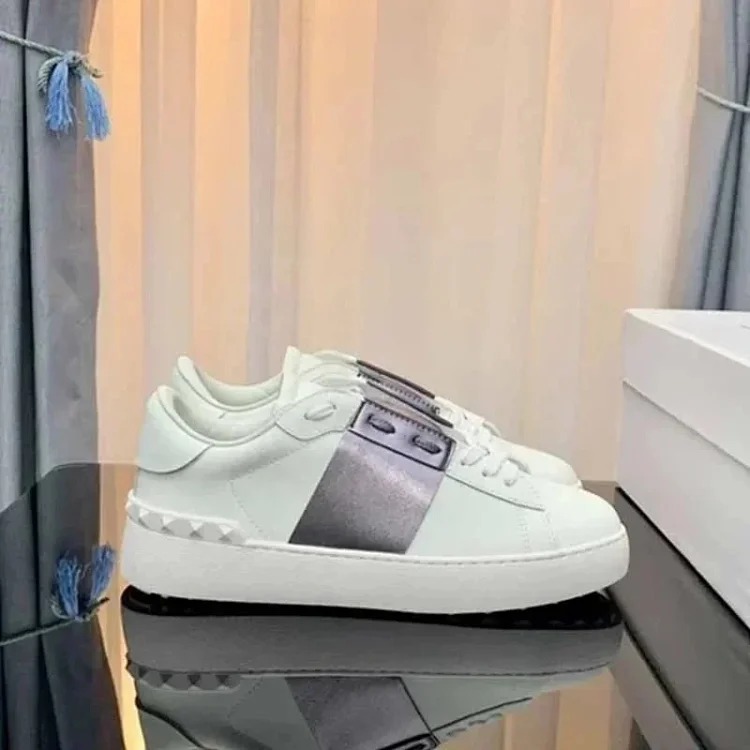 Fashiontrendcouplessingleshoesmenandwomenthesame image 2